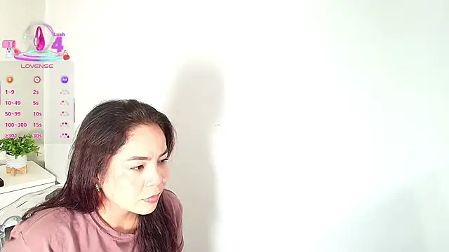  Victoria Collins online show from November 24, 2025, 12:27 pm