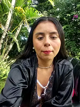 Lunaluxe1001 online show from January 16, 2026, 2:32 pm