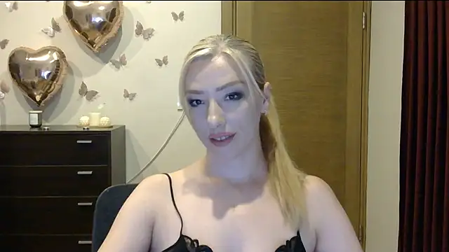 Snapshot of Wild_Silk_Desire chatting on August 2, 2026, 5:21 pm Wild Silk Desire online show from August 2, 2026, 5:21 pm