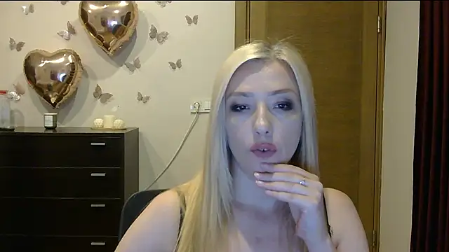 Snapshot of Wild_Silk_Desire chatting on August 4, 2026, 5:17 pm Wild Silk Desire online show from August 4, 2026, 5:17 pm