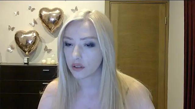 Snapshot of Wild_Silk_Desire chatting on July 7, 2026, 5:27 pm Wild Silk Desire online show from July 7, 2026, 5:27 pm