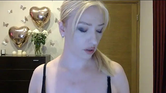 Snapshot of Wild_Silk_Desire chatting on July 5, 2026, 4:25 pm Wild Silk Desire online show from July 5, 2026, 4:25 pm