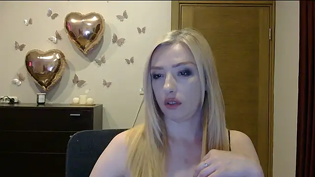 Snapshot of Wild_Silk_Desire chatting on June 23, 2026, 4:27 pm Wild Silk Desire online show from June 23, 2026, 4:27 pm