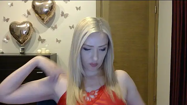 Snapshot of Wild_Silk_Desire chatting on July 28, 2026, 6:20 pm Wild Silk Desire online show from July 28, 2026, 6:20 pm