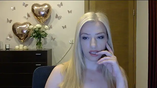 Snapshot of Wild_Silk_Desire chatting on July 4, 2026, 4:44 pm Wild Silk Desire online show from July 4, 2026, 4:44 pm