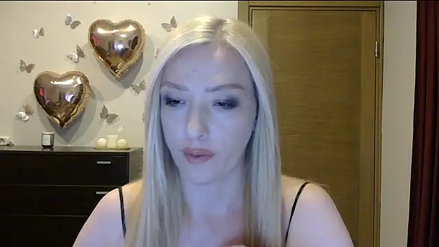 Snapshot of Wild_Silk_Desire chatting on July 10, 2026, 4:51 pm Wild Silk Desire online show from July 10, 2026, 4:51 pm