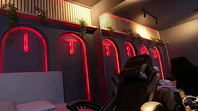 Snapshot of Susan_wall chatting on March 19, 2026, 1:11 pm Susan wall online show from March 19, 2026, 1:11 pm