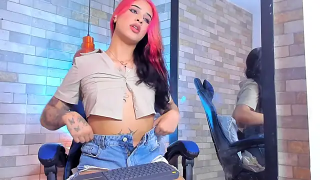 DixyPalmer online show from September 26, 2025, 7:32 pm