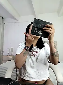 mia traveluxe online show from October 29, 2025, 4:00 am