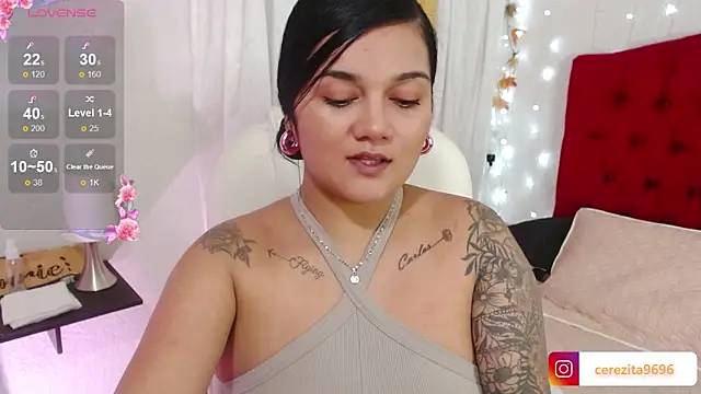 mia traveluxe online show from September 18, 2025, 2:03 am