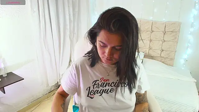 mia traveluxe online show from October 2, 2025, 2:04 am