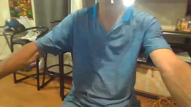 Lovyourpuss online show from March 15, 2026, 4:41 am