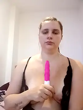 JessicaItalia online show from October 7, 2025, 9:21 am