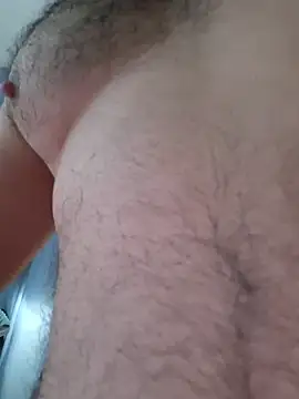 CloudyMuscleBeefy online show from November 7, 2025, 10:53 am