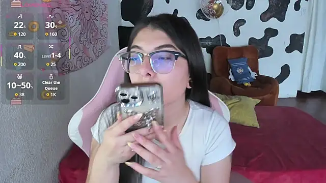 abbie jensen  online show from October 26, 2025, 2:28 pm