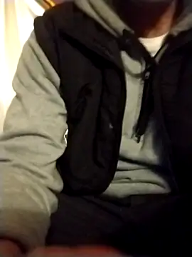 Snapshot of Elonmo chatting on October 31, 2025, 5:37 am Elonmo online show from October 31, 2025, 5:37 am