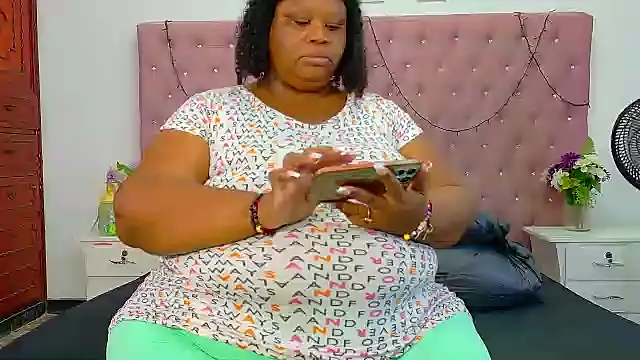 Exoticbigmandy online show from October 4, 2025, 9:49 pm