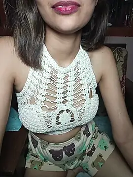 Isha Sax online show from November 21, 2025, 7:57 pm