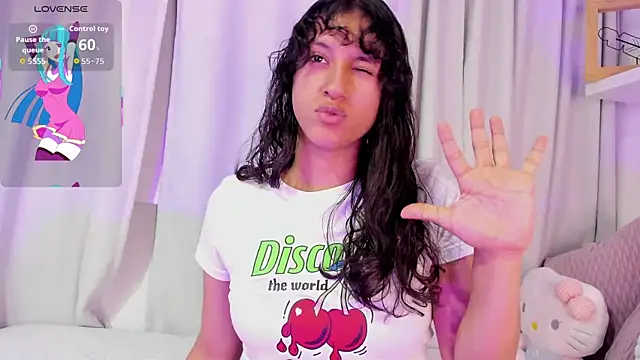 Snapshot of niia7 chatting on February 6, 2026, 7:43 pm niia7 online show from February 6, 2026, 7:43 pm