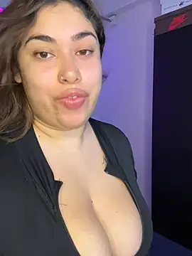jazminslut online show from July 28, 2026, 2:41 am