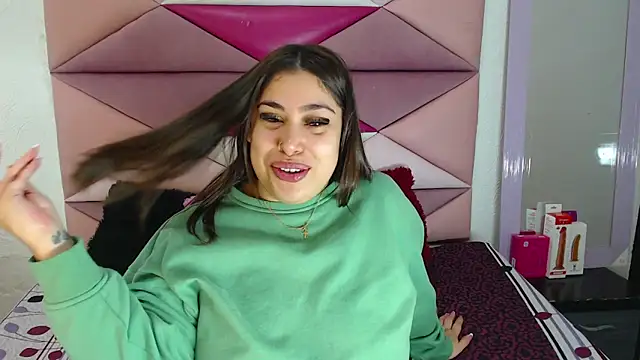 jazminslut online show from September 26, 2025, 1:01 am