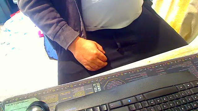 Snapshot of latexsub75 chatting on February 12, 2026, 10:20 pm latexsub75 online show from February 12, 2026, 10:20 pm