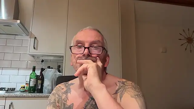 poggles online show from September 18, 2025, 6:49 am