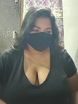 Snapshot of Liyaa_24 chatting on May 26, 2026, 5:11 pm Liyaa 24 online show from May 26, 2026, 5:11 pm