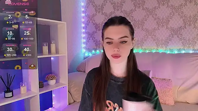 HolyMiax online show from May 4, 2026, 3:43 am
