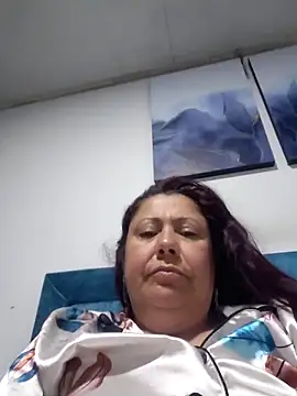 Snapshot of EmmaJhomson chatting on June 21, 2026, 8:42 am EmmaJhomson online show from June 21, 2026, 8:42 am