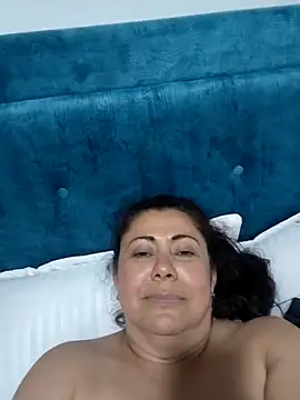EmmaJhomson online show from June 17, 2026, 1:05 am