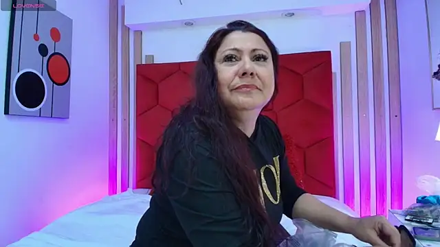 EmmaJhomson online show from April 28, 2026, 12:42 pm