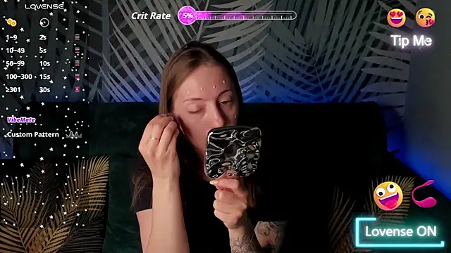 Snapshot of ChristyCrayme chatting on May 22, 2026, 10:08 pm ChristyCrayme online show from May 22, 2026, 10:08 pm