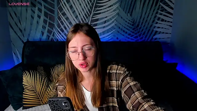 ChristyCrayme online show from October 2, 2025, 10:02 pm