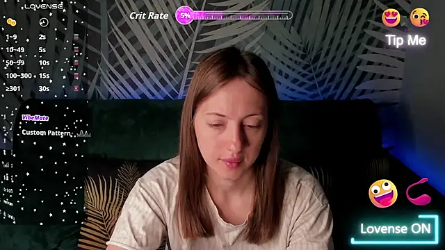 Snapshot of ChristyCrayme chatting on May 28, 2026, 10:04 pm ChristyCrayme online show from May 28, 2026, 10:04 pm