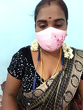 Snapshot of Tamil_riyalini12 chatting on April 15, 2026, 12:32 pm Tamil riyalini12 online show from April 15, 2026, 12:32 pm