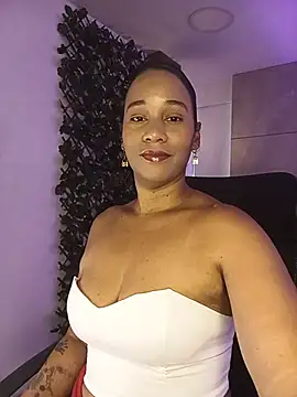 Snapshot of EbonyHorrny chatting on August 1, 2026, 11:52 am EbonyHorrny online show from August 1, 2026, 11:52 am