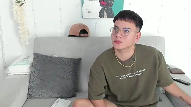 Snapshot of Young_Ben chatting on March 8, 2026, 4:21 pm Young Ben online show from March 8, 2026, 4:21 pm