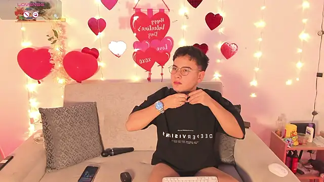 Snapshot of Young_Ben chatting on February 18, 2026, 11:56 pm Young Ben online show from February 18, 2026, 11:56 pm