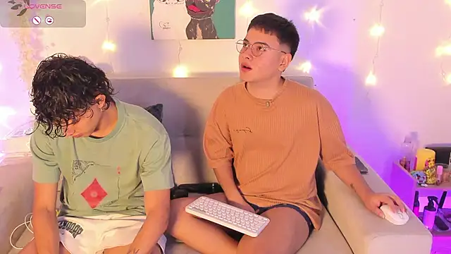 Snapshot of Young_Ben chatting on March 6, 2026, 11:44 pm Young Ben online show from March 6, 2026, 11:44 pm