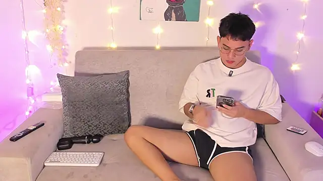 Snapshot of Young_Ben chatting on February 22, 2026, 3:57 pm Young Ben online show from February 22, 2026, 3:57 pm