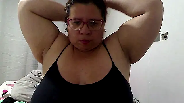 luciana69hot online show from June 19, 2026, 1:28 pm