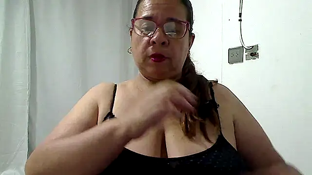 luciana69hot online show from June 27, 2026, 8:48 pm