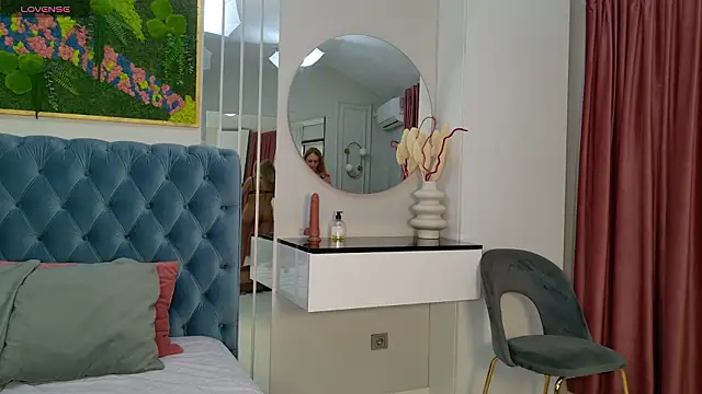 Snapshot of SiennaPierce chatting on March 23, 2026, 5:18 am SiennaPierce online show from March 23, 2026, 5:18 am