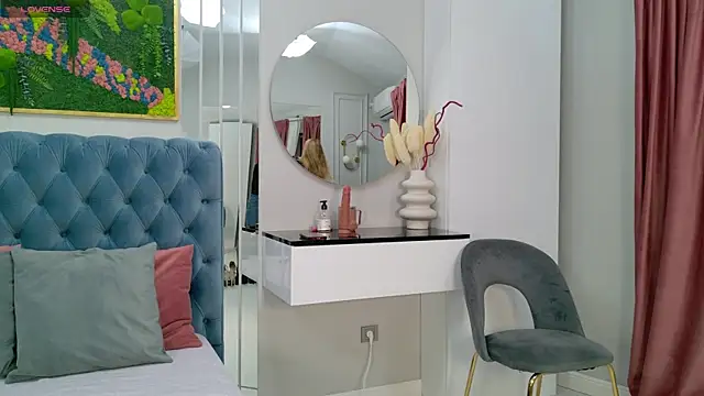 SiennaPierce online show from October 9, 2025, 4:02 am