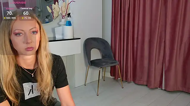 SiennaPierce online show from July 15, 2026, 11:39 am