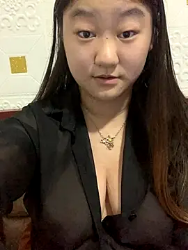 xialuo25 online show from October 11, 2025, 8:10 pm