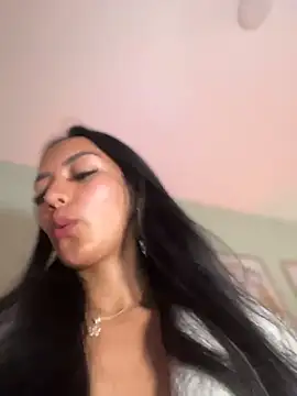 im-isabella online show from April 30, 2026, 4:58 pm