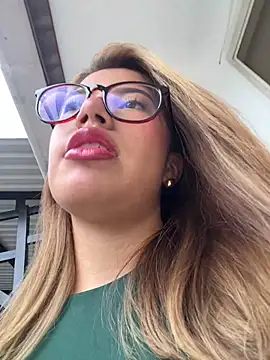 sara calderon online show from October 28, 2025, 1:32 pm