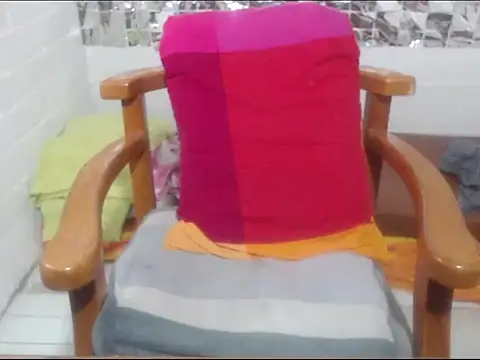 rose-crystal online show from February 16, 2026, 11:02 pm